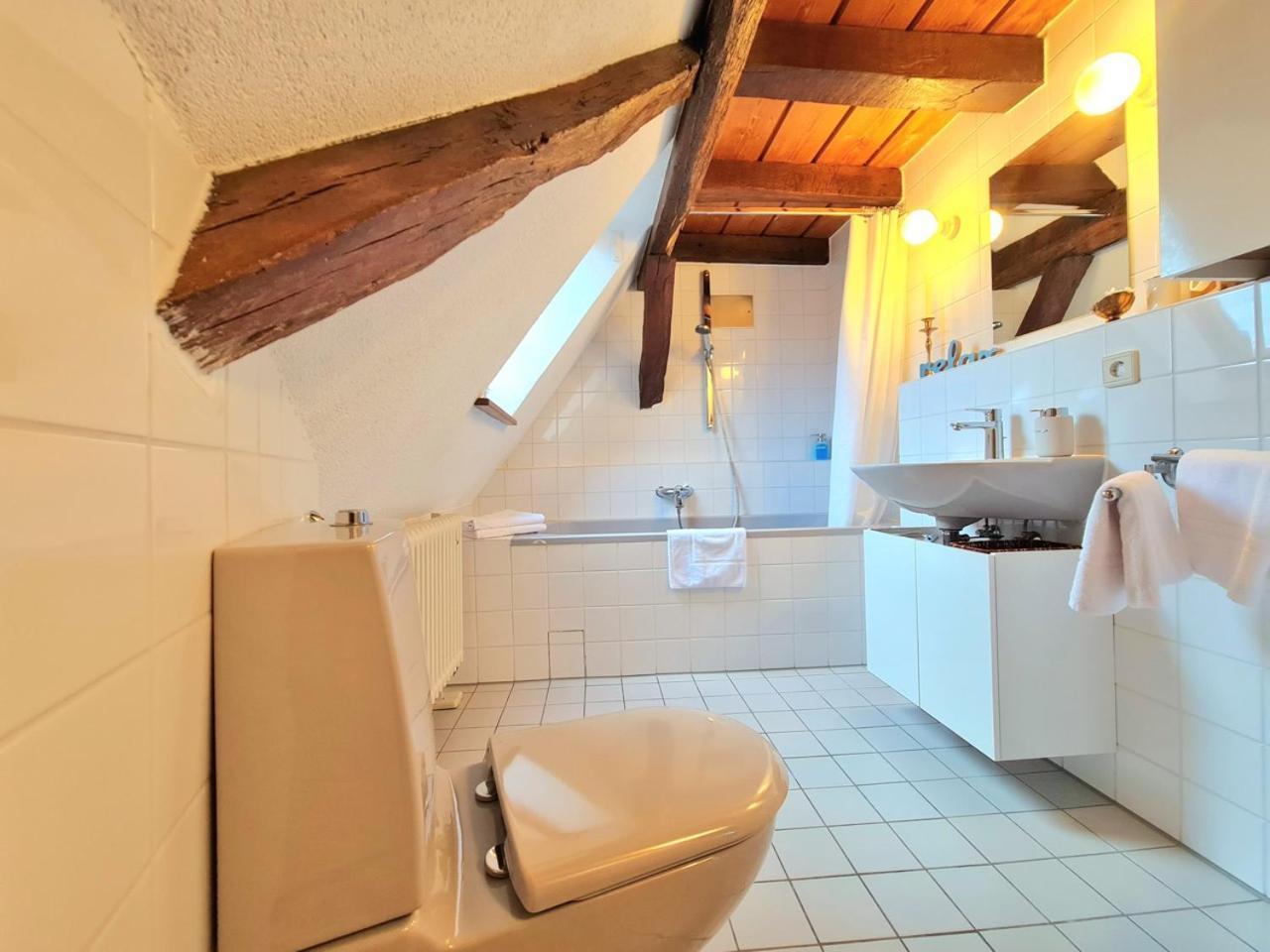 Avahome: Haus Fuer 16, Wlan, Parkplaetze, Netflix, Nespresso Kandel Habitación foto