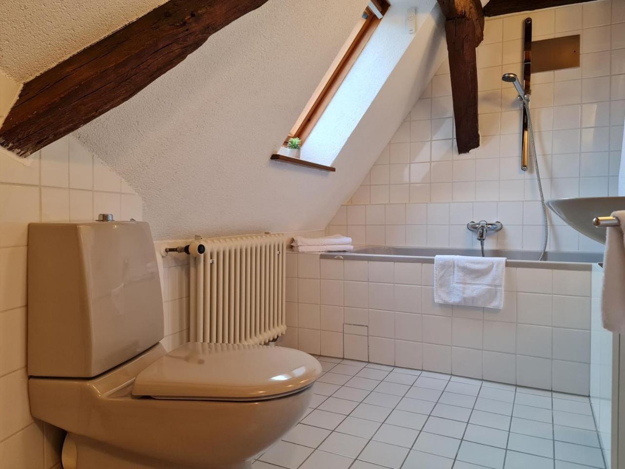 Avahome: Haus Fuer 16, Wlan, Parkplaetze, Netflix, Nespresso Kandel Habitación foto